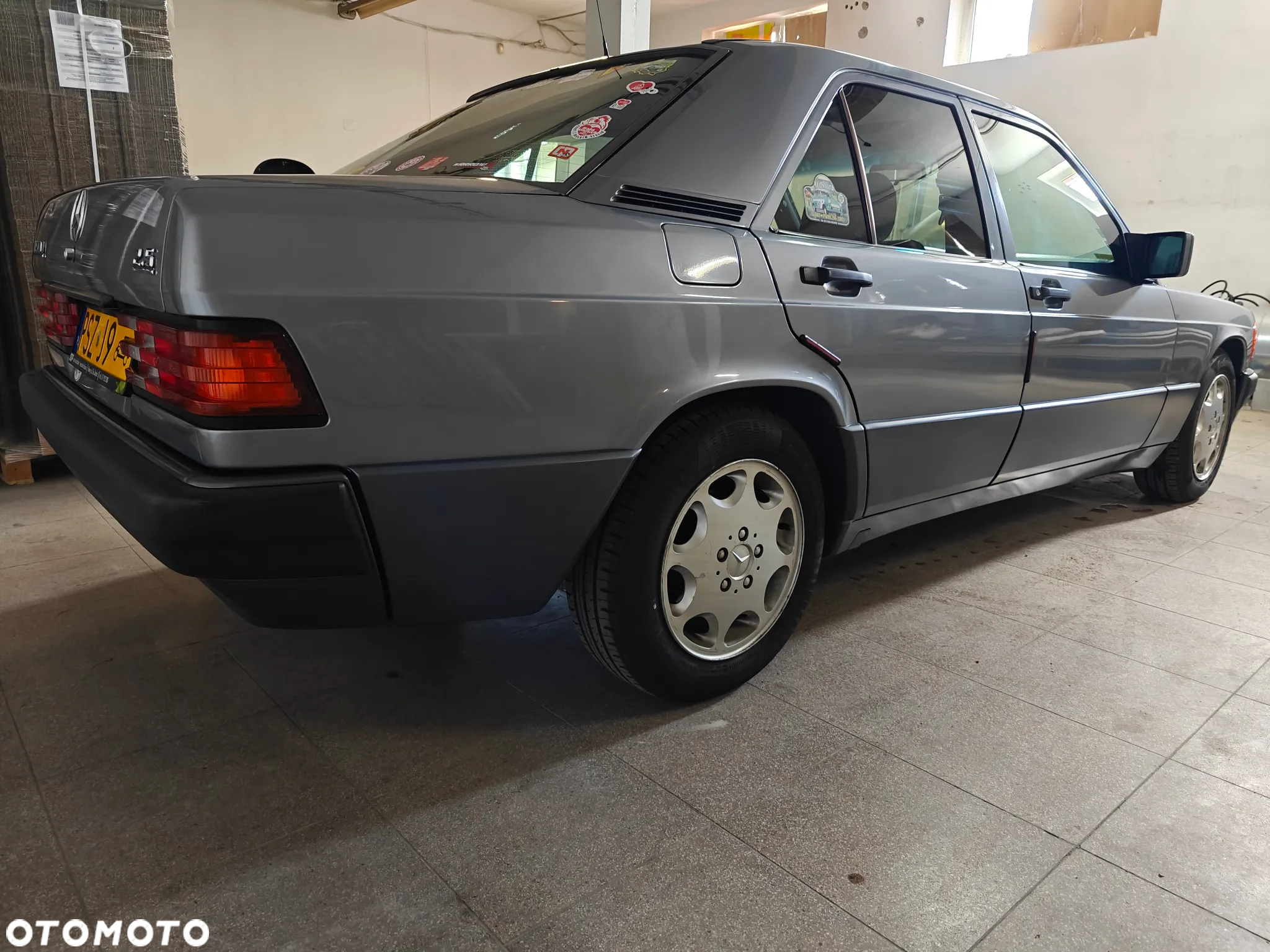 Mercedes-Benz W201 (190) - 3