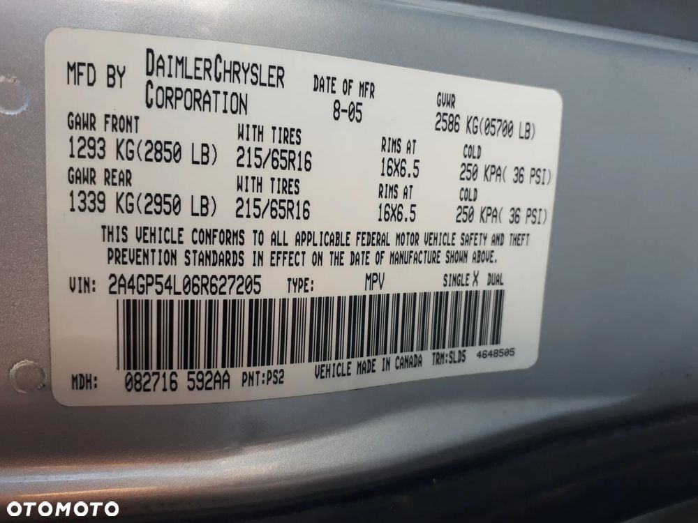 Chrysler Town & Country 3.8L LXi - 9