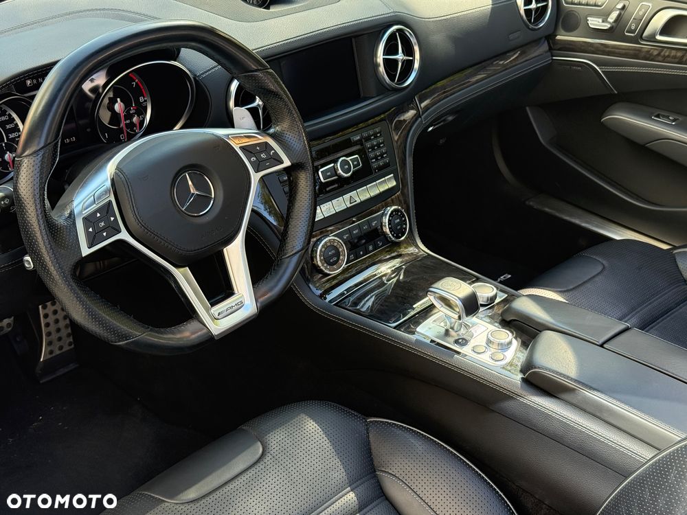 Mercedes-Benz SL 63 AMG - 15