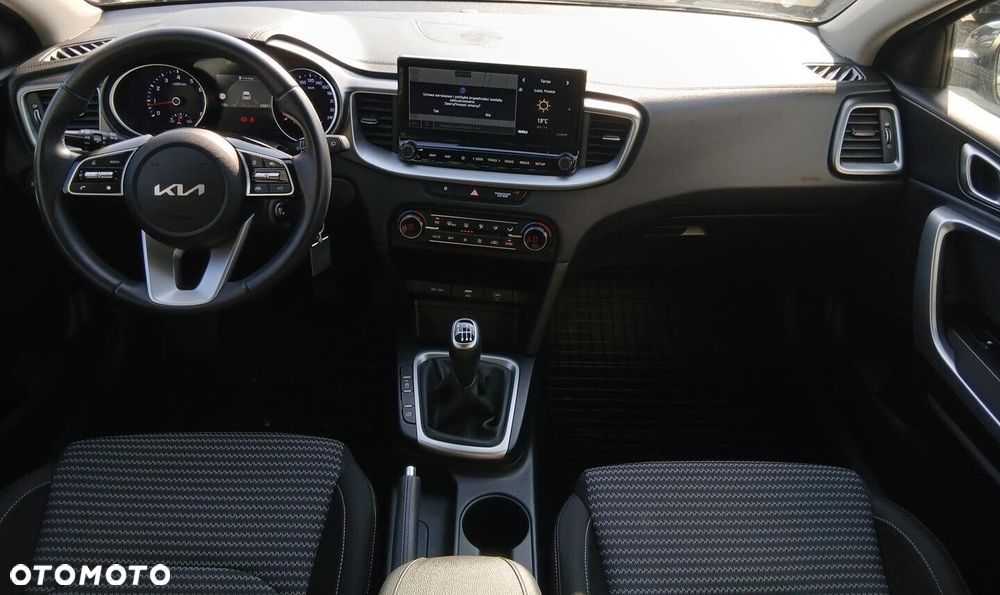 Kia Ceed 1.5 T-GDI M - 17