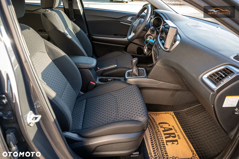 Kia Ceed 1.6 CRDi mHEV S - 25