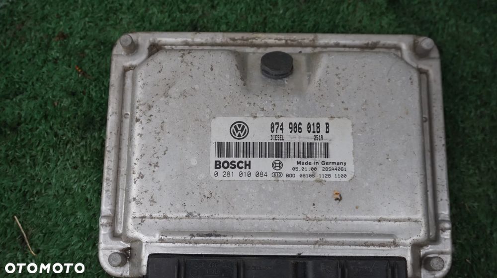 Volkswagen Transporter T4 2.5TDI sterownik komputer silnika 0281010084 - 2