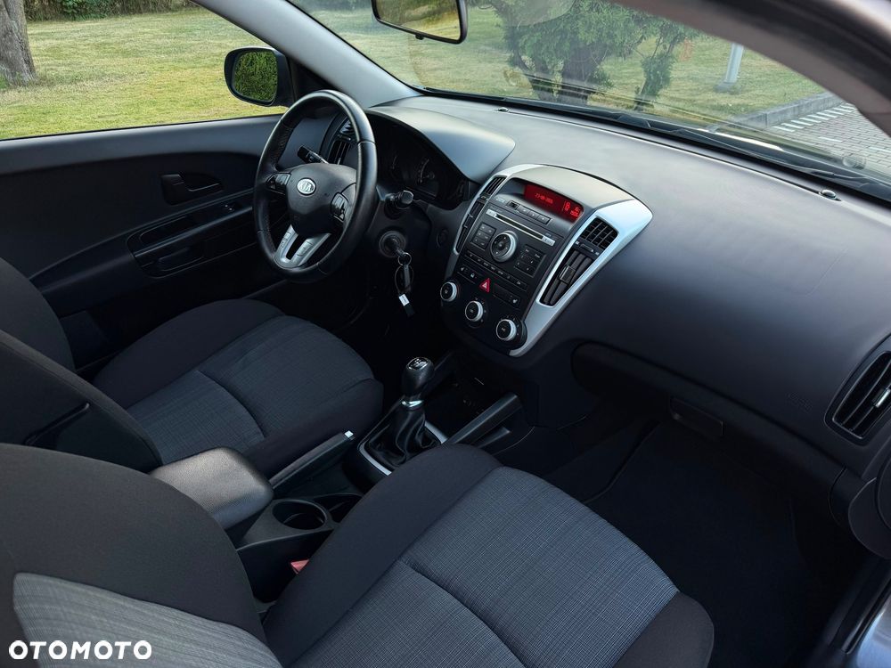Kia Ceed 1.6 CVVT Dream-Team Edition - 5