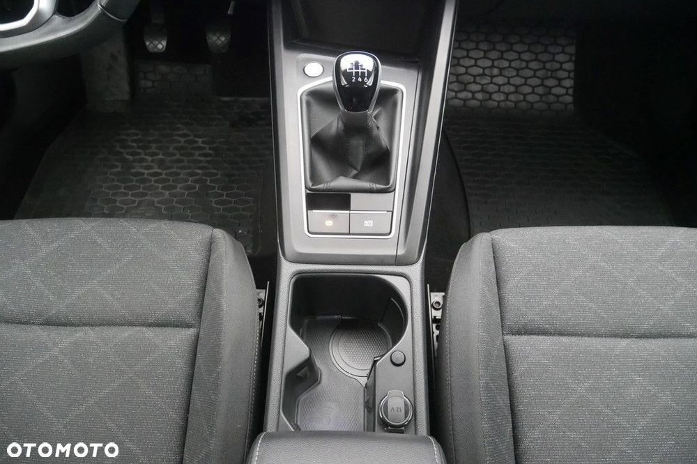Volkswagen Golf Variant - 11