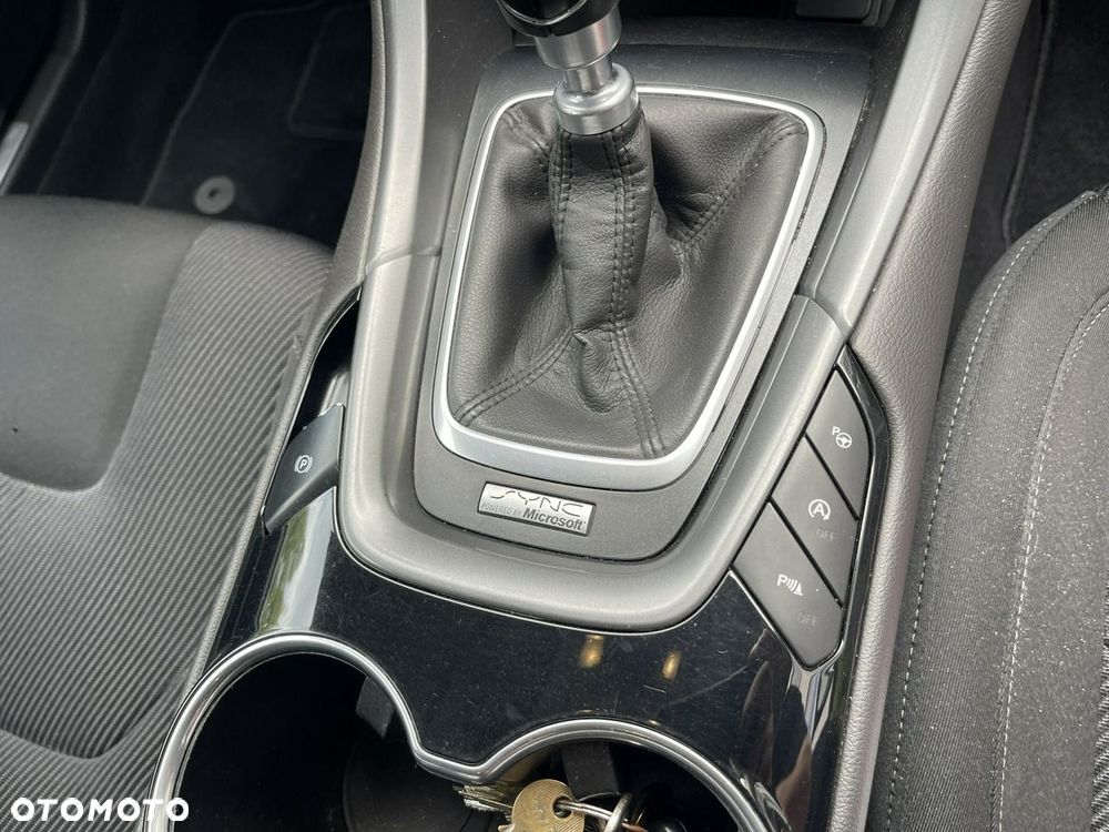 Ford Mondeo - 28