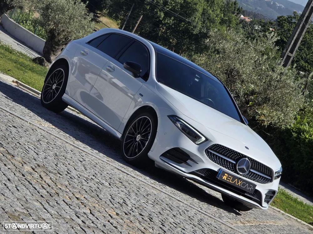 Mercedes-Benz A 250 e 8G-DCT AMG Line - 4