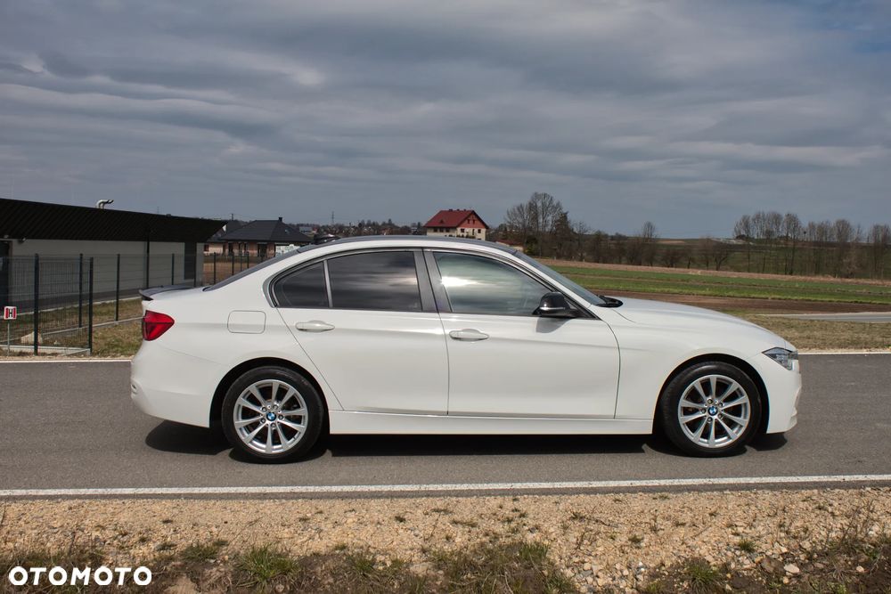 BMW Seria 3 320i xDrive Edition Luxury Line Purity - 7