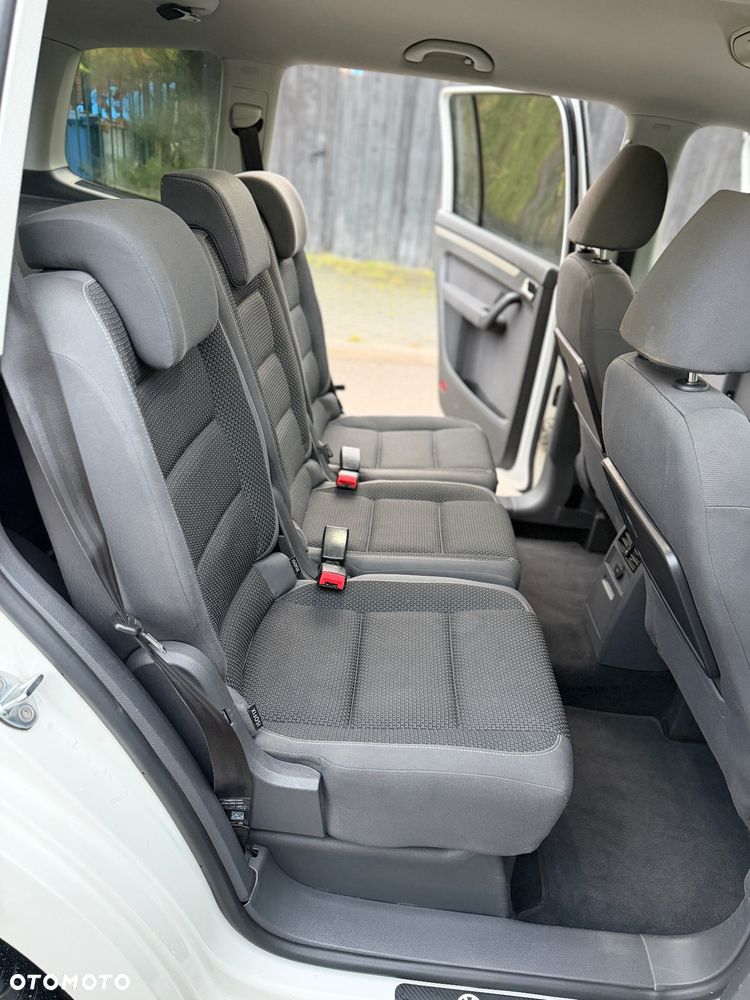Volkswagen Touran 2.0 TDI DPF BlueMotion Technology DSG Comfortline - 28