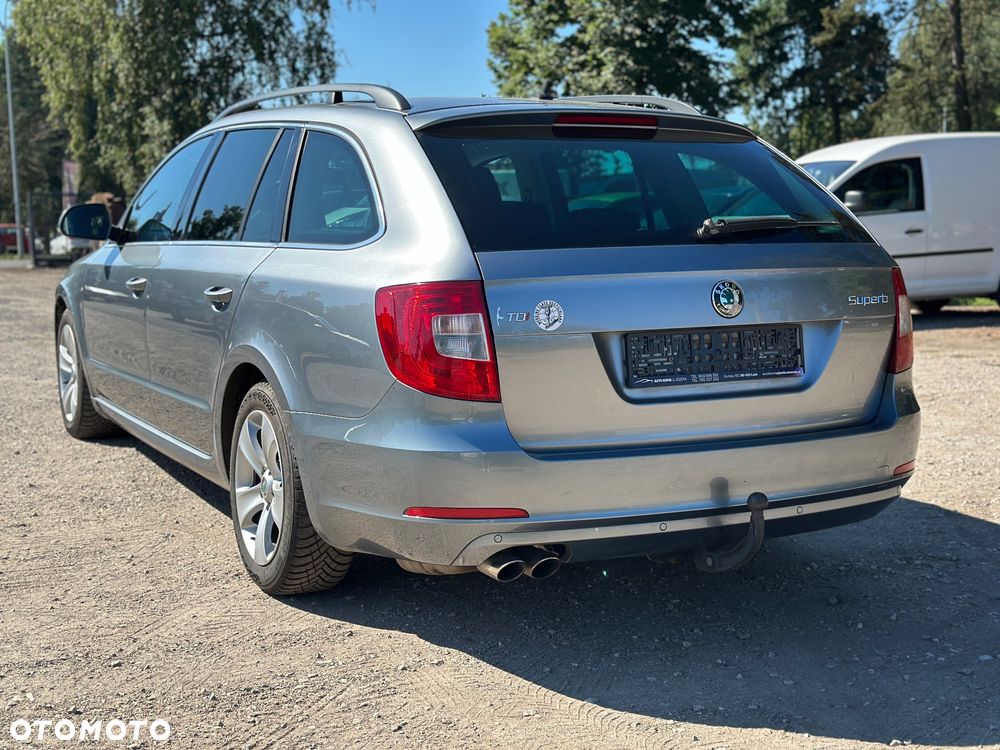Skoda Superb 2.0 TDI Green tec Elegance - 10