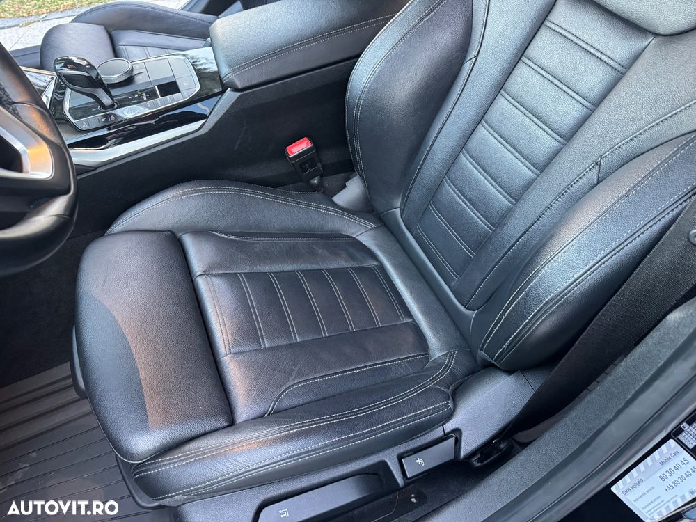 BMW Seria 3 320i Aut. Luxury Line - 28