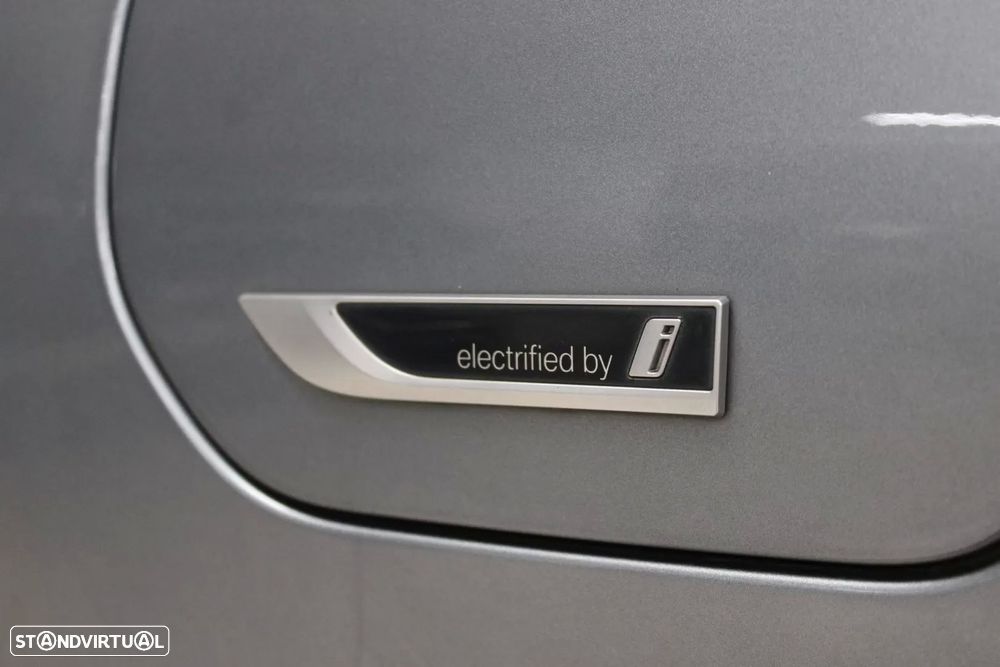 BMW 530 e Pack Desportivo M - 9