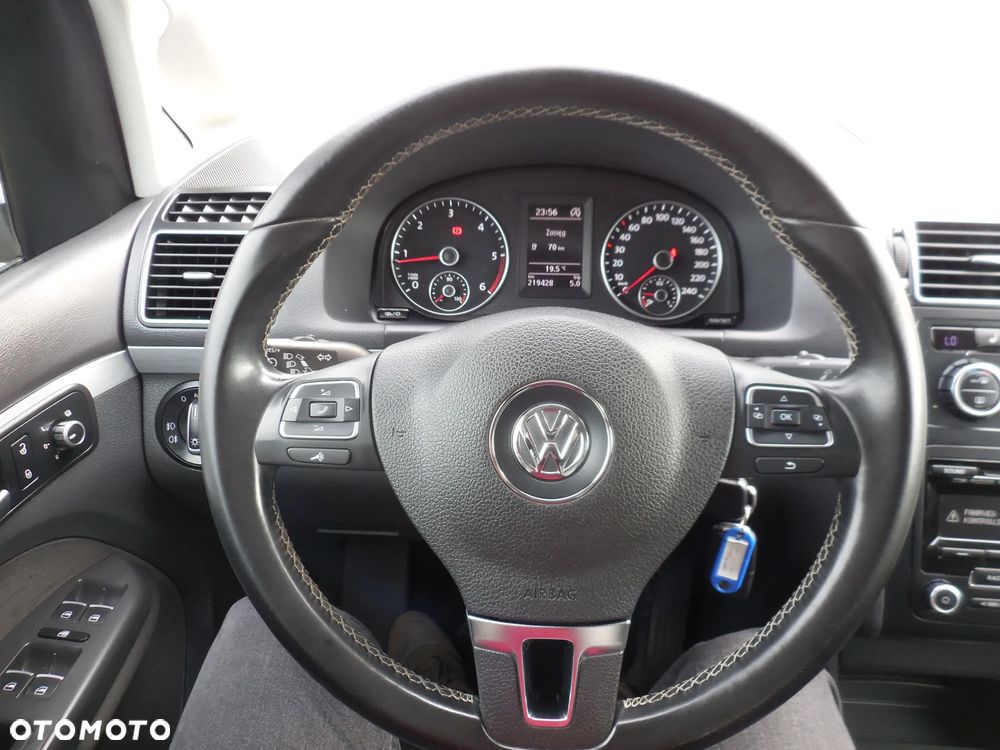 Volkswagen Touran 2.0 TDI DPF BlueMotion Technology Comfortline - 18