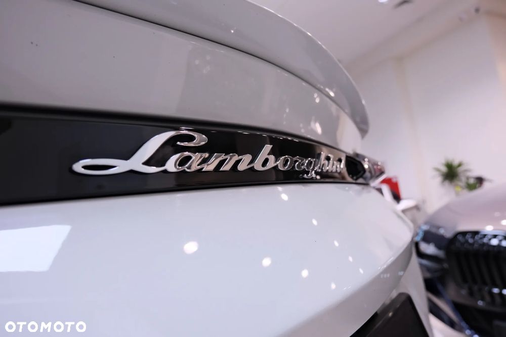 Lamborghini Urus - 17