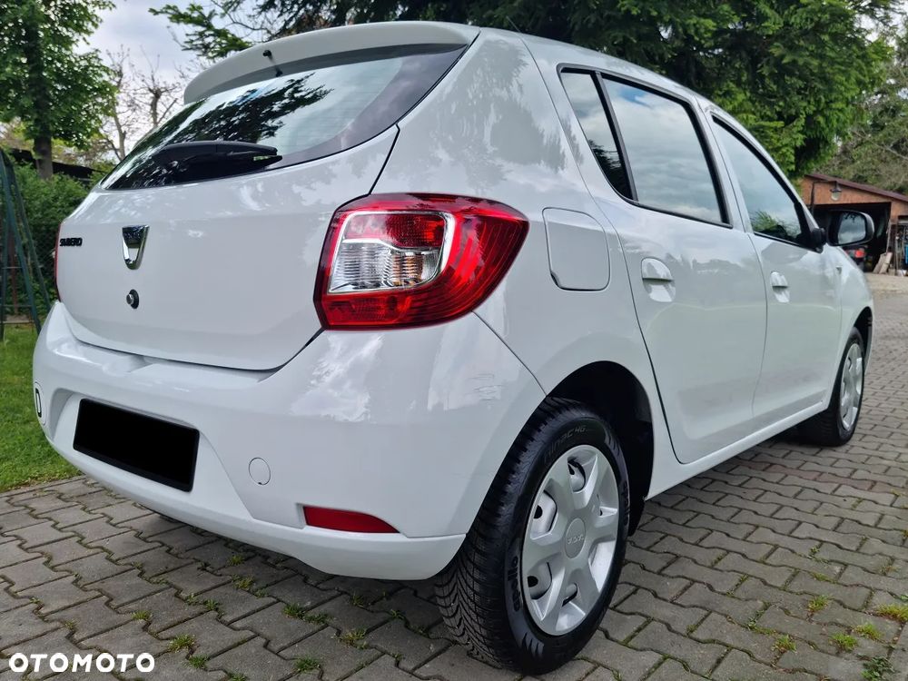 Dacia Sandero 1.2 16V 75 Laureate - 8