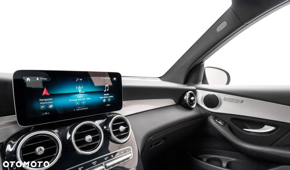 Mercedes-Benz GLC 300 e 4-Matic - 25