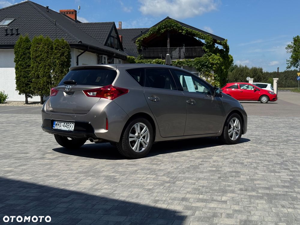 Toyota Auris 2.0 D-4D Prestige - 4