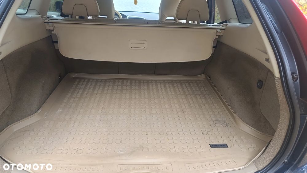 Volvo XC 60 D5 AWD Momentum - 14