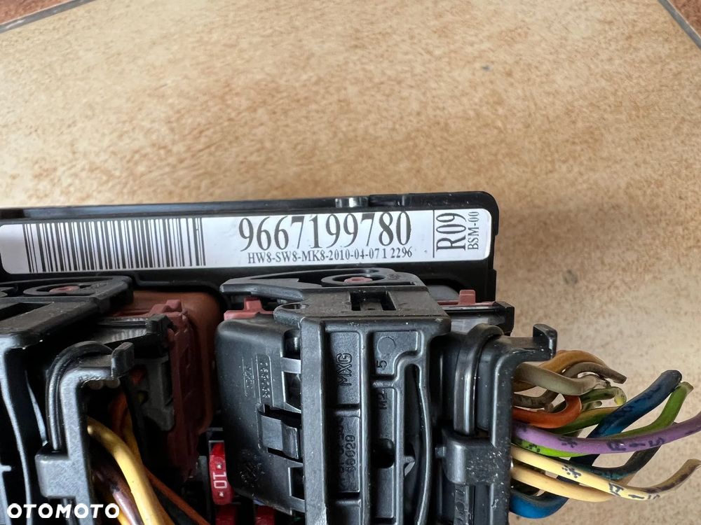 MODUŁ STEROWNIK SKRZYNKA BEZPIECZNIKÓW BSM R09 9667199780 PEUGEOT CITROEN - 2