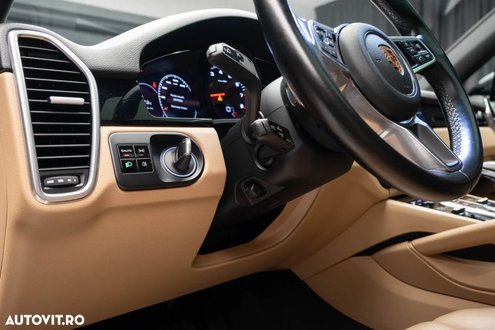 Porsche Cayenne - 19