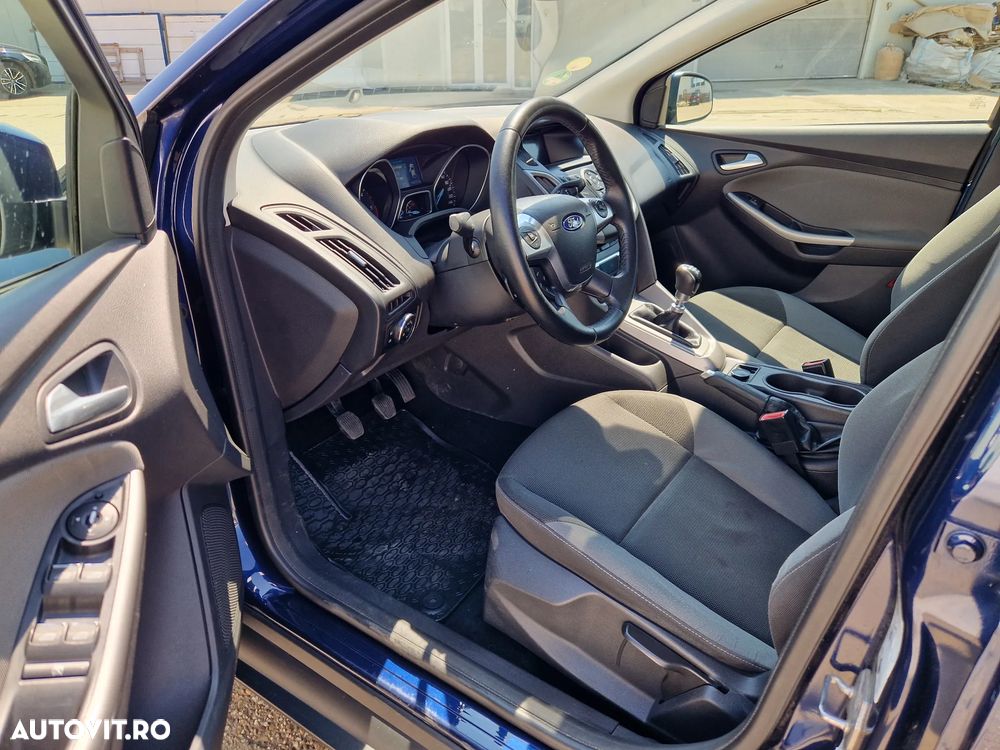 Ford Focus 1.6 TDCI DPF Ambiente - 6