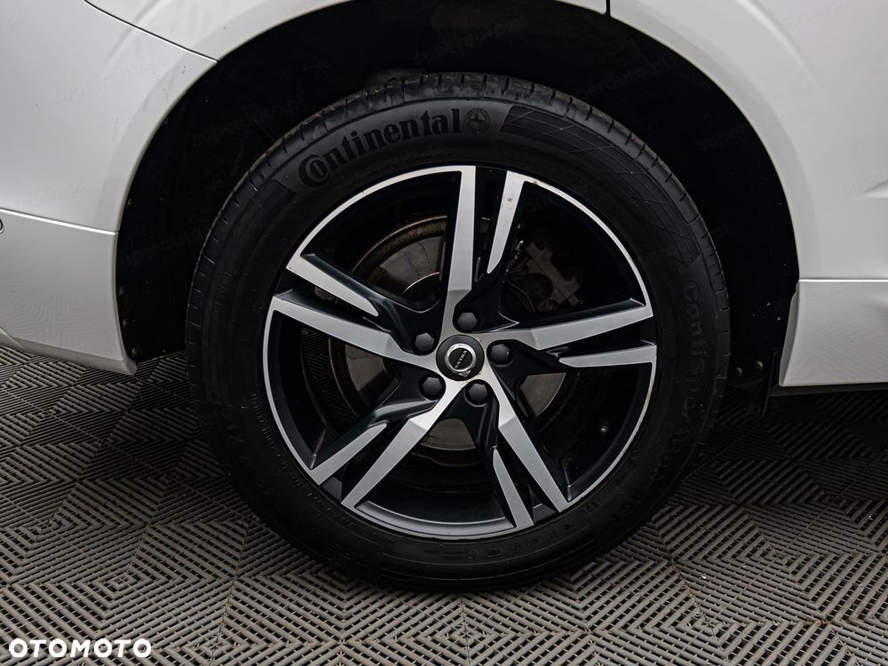 Volvo XC 60 D4 R-Design - 33