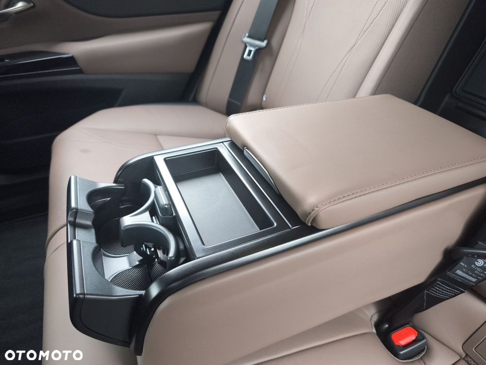 Lexus ES 300h Prestige - 13
