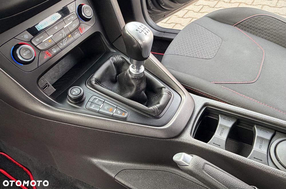Ford Focus - 35