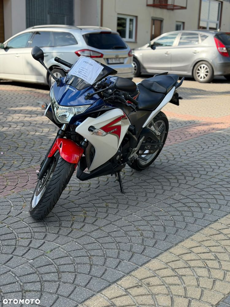 Honda CBR - 3