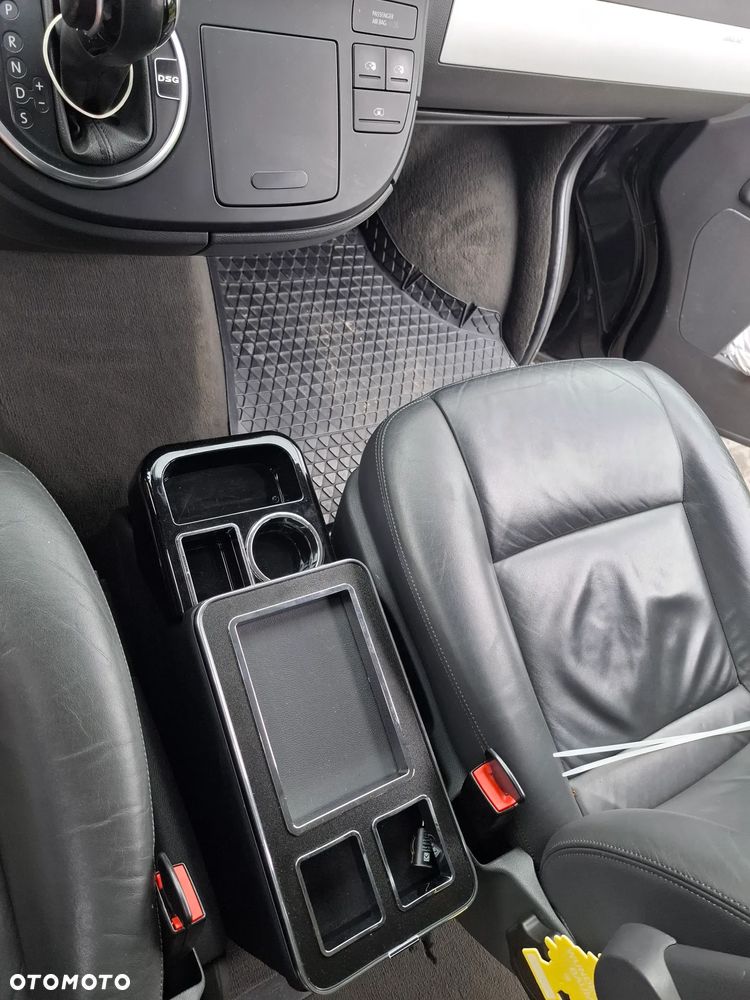 Volkswagen Multivan - 17