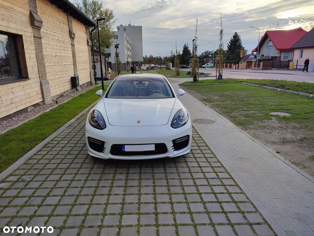 Porsche Panamera 4 PDK Edition - 37