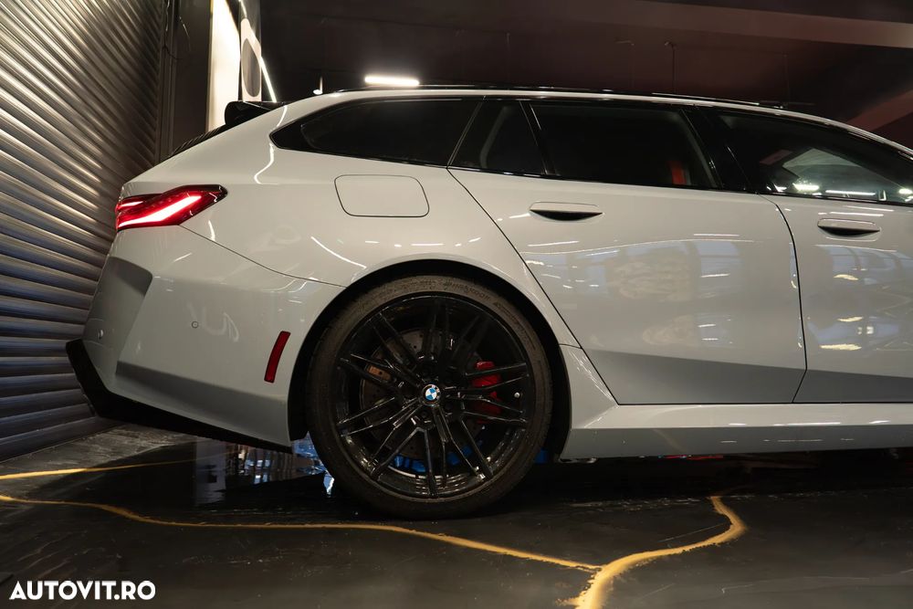BMW M5 xDrive - 11