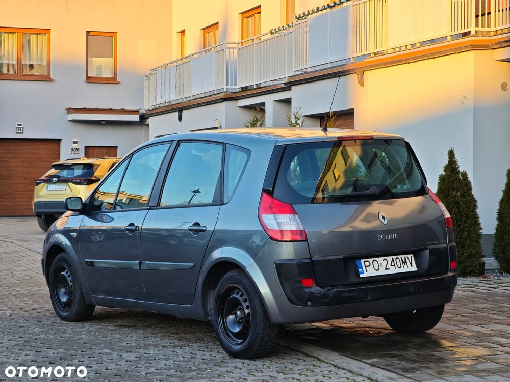Renault Scenic 1.5 dCi Emotion - 12