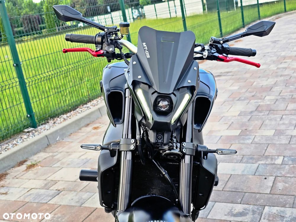 Yamaha MT - 12