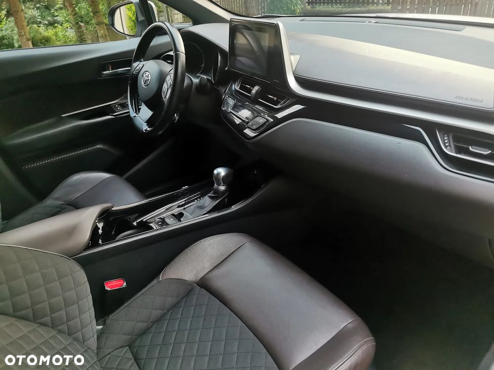Toyota C-HR Lounge - 18
