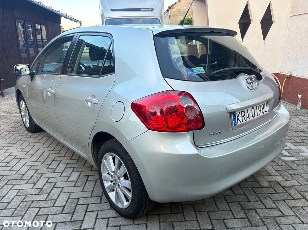 Toyota Auris 1.6 VVT-i Executive - 5