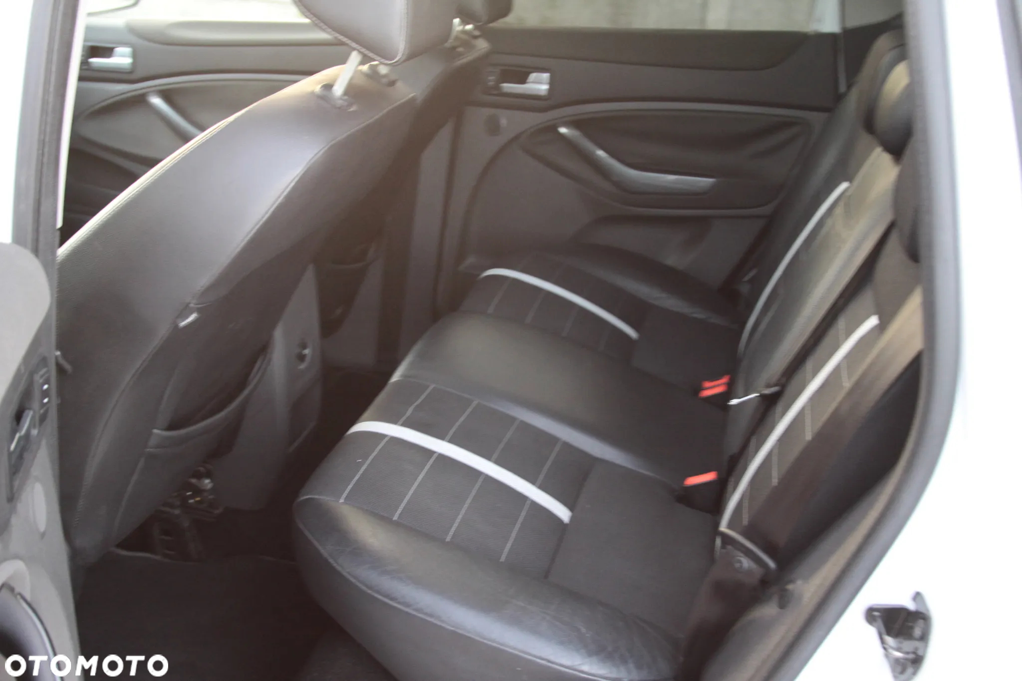 Ford Kuga 2.0 TDCi 4x4 Titanium - 19