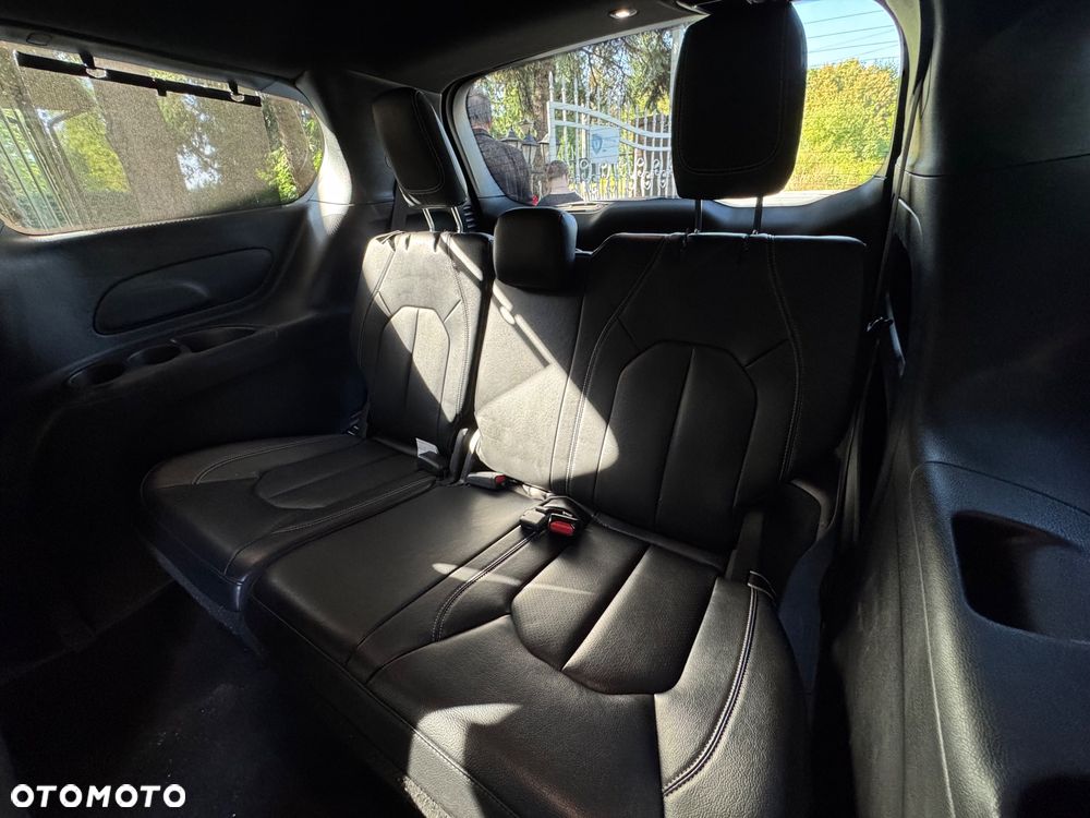 Chrysler Pacifica - 27