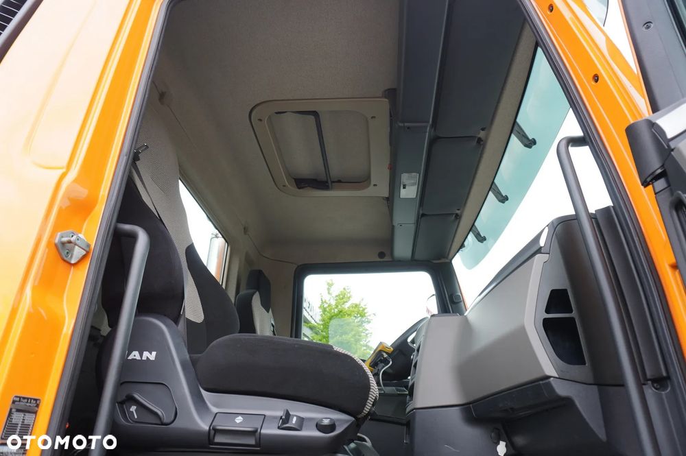 MAN TGM 13.290 / 4x4 / 30 tys. km!!! / hakowiec HIAB XR8S3250 / DMC 15 ton - 29