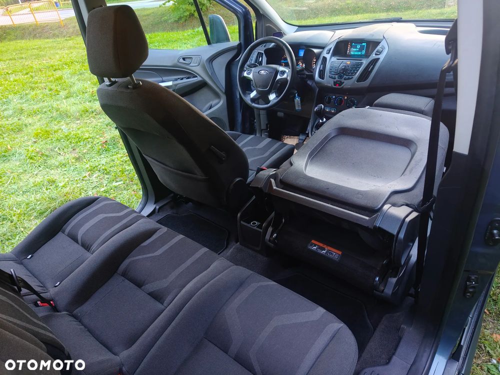 Ford Tourneo Connect Grand - 38
