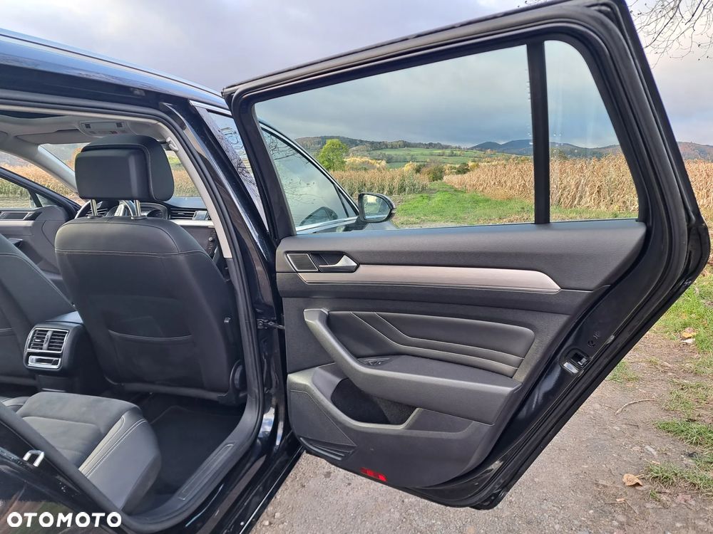 Volkswagen Passat Variant ver-variant-2-0-tdi-scr-dsg-elegance - 11