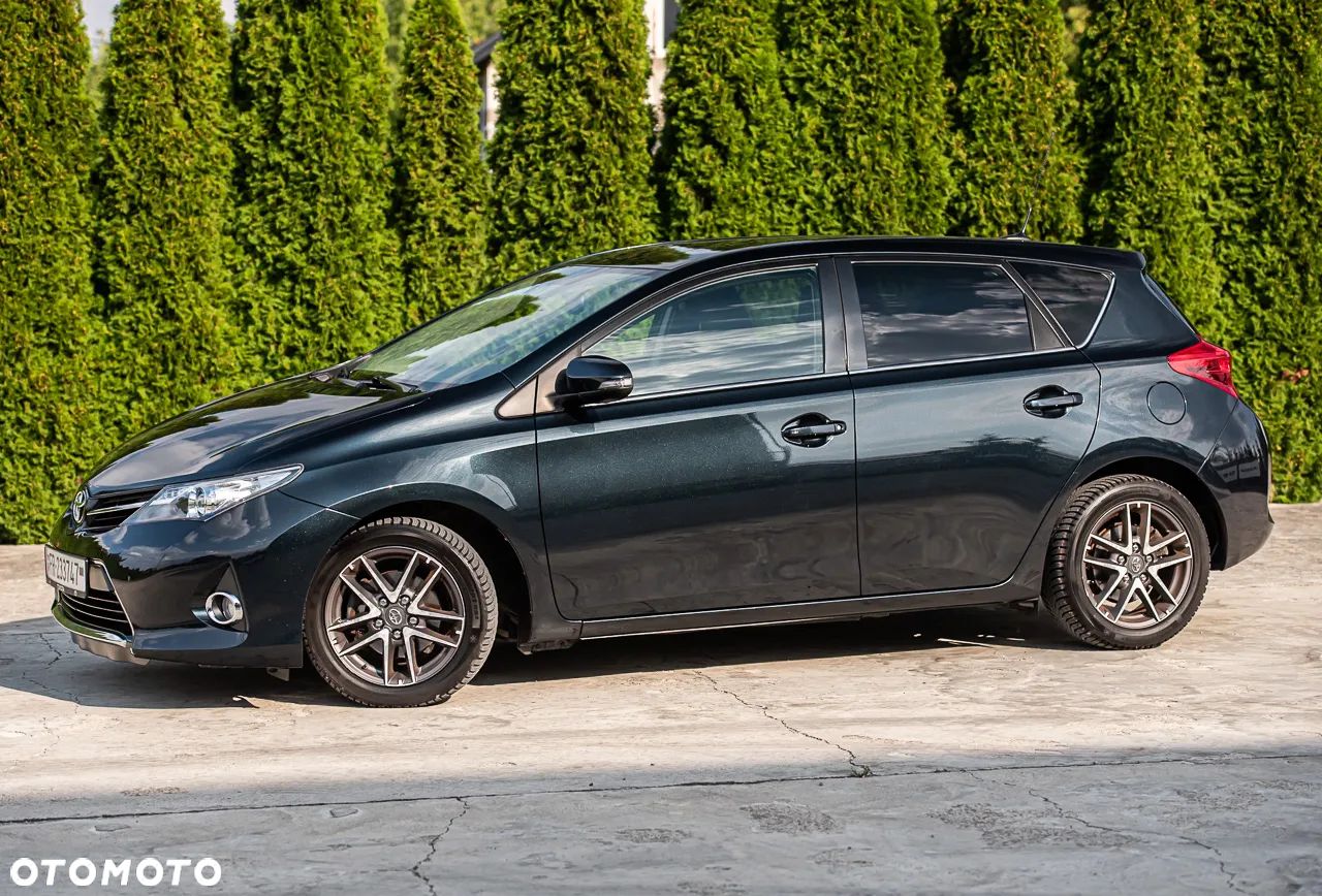 Toyota Auris 1.6 Premium Comfort - 1