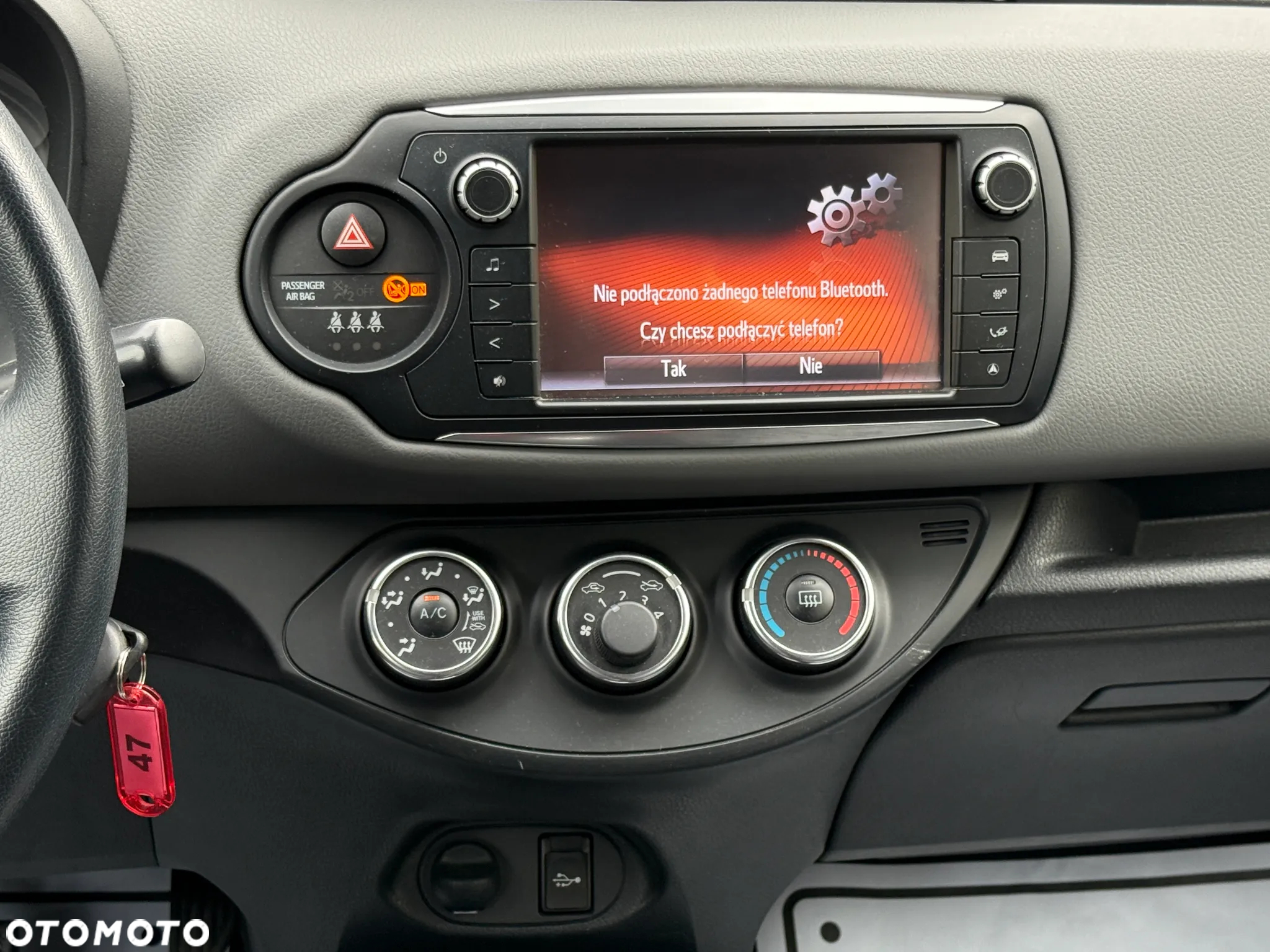 Toyota Yaris 1.0 Premium - 9