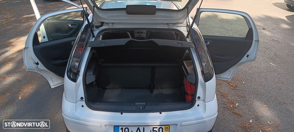 Opel Corsa 1.2 Twinport Enjoy - 5