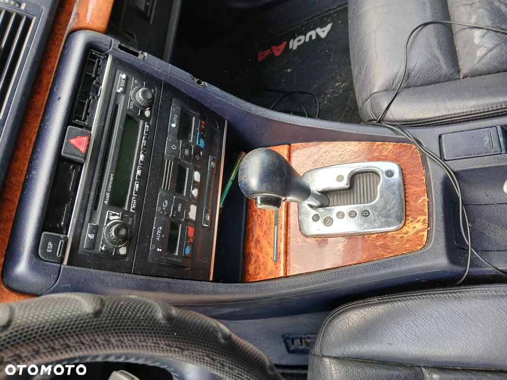 audi a4 b6 fotel kanapa deska kokpit podsufitka boczek podłokietnik licznik panel szyb stacyjka - 4