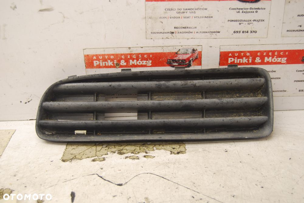 KRATKA ZDERZAKA PRAWY PRZÓD 1U0807366 SKODA OCTAVIA I - 3