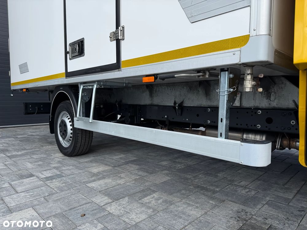 Iveco 35S16 3.0l Chłodnia 8 Palet / Agregat Carrier Viento / Izoterma RomCar / Unikatowy stan / Nowe opony / Serwisowany w aso / FV23% - 19