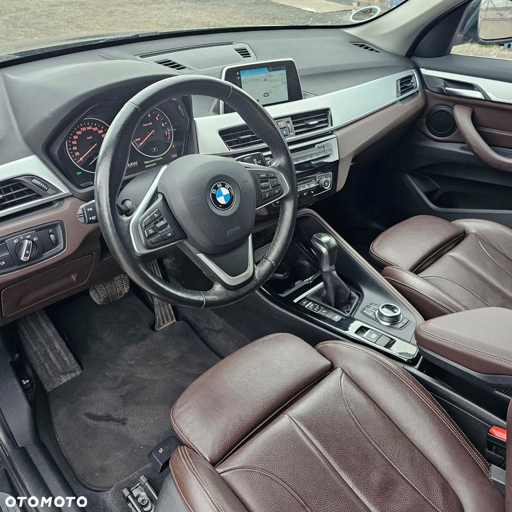 BMW X1 xDrive20i Sport Line - 17