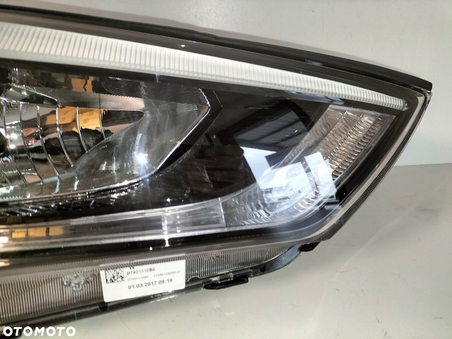 Lampa przednia reflektor przód prawa HYUNDAI TUCSON III 15-18 - 4