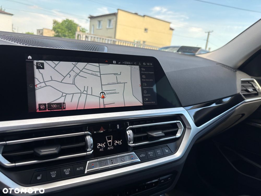 BMW Seria 3 318i Sport Line - 24