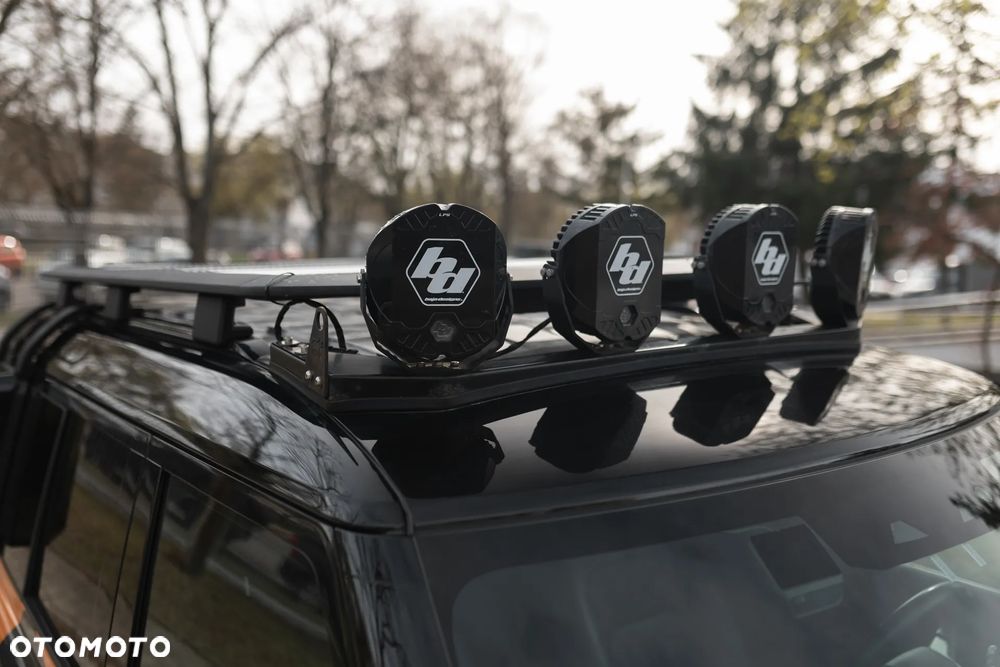 Land Rover Defender 110 P300 S - 23